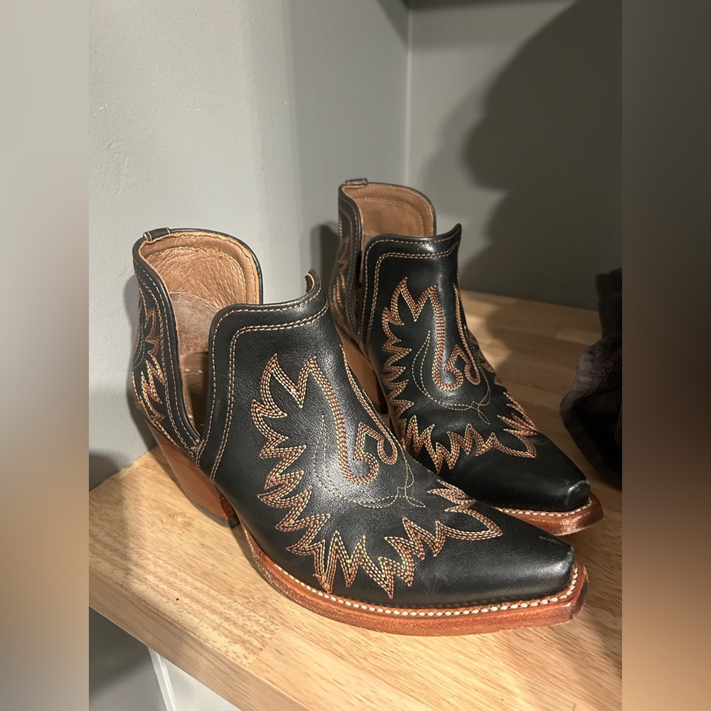 Ariat Dixon boot size 7